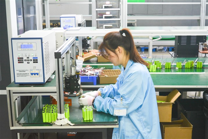 电焊作业(图1) 电焊作业(图1)