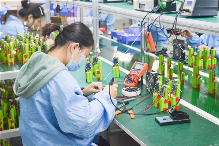 电池焊接(图1) 电池焊接(图1)