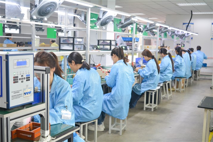 产线作业(图1) 产线作业(图1)